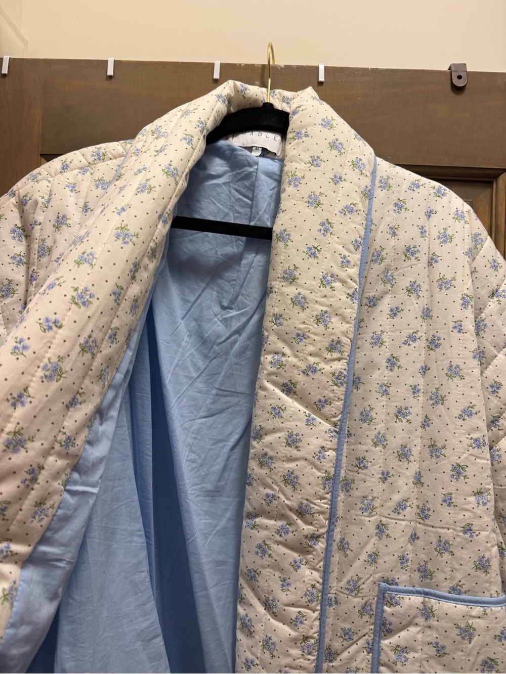 Quilted Shawl-Collar Puffer Jacket in Cream and Light Blue - Picture 2 of 3